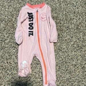 BABY GIRL 3 MONTH NIKE ONESIE